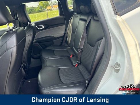 Used 2024 Jeep Compass Latitude AWD/4WD image 16