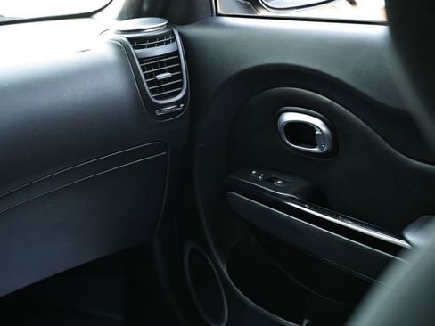 Used 2014 Kia Soul ! w/ Sun & Sound Package FWD image 29