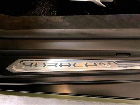 Used 2024 Lamborghini Huracan Sterrato image 18