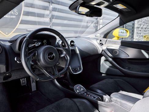 Used 2019 McLaren 600LT image 2