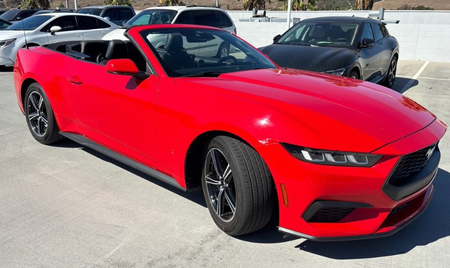 Used 2024 Ford Mustang Convertible RWD image 3