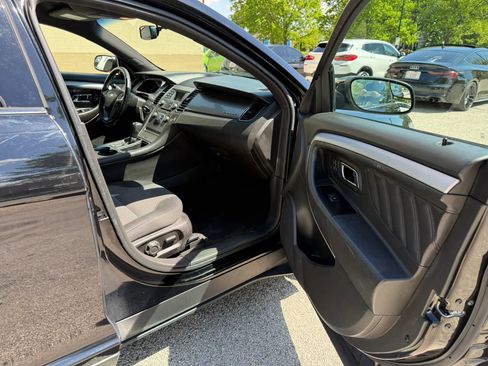 Used 2018 Ford Taurus SEL FWD image 18