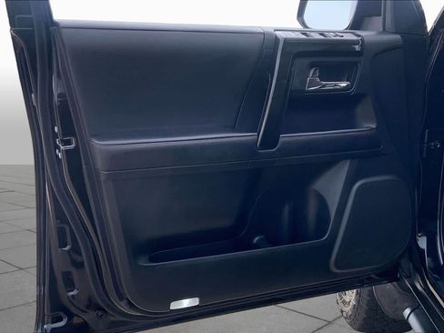 Used 2021 Toyota 4Runner Venture w/ Moonroof Package AWD/4WD image 21