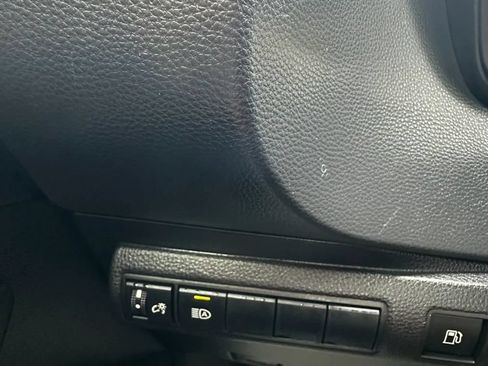 Used 2020 Toyota Corolla LE FWD image 13