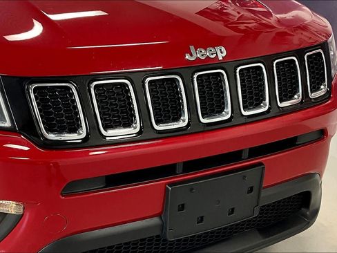 Used 2018 Jeep Compass Sport w/ Cold Weather Group image 30