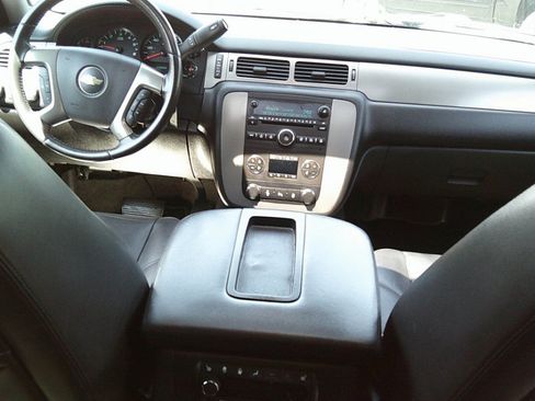 Used 2013 Chevrolet Suburban LT w/ Suspension Package, Off-Road AWD/4WD image 40