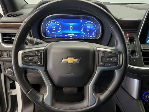 Used 2023 Chevrolet Suburban Premier image 18