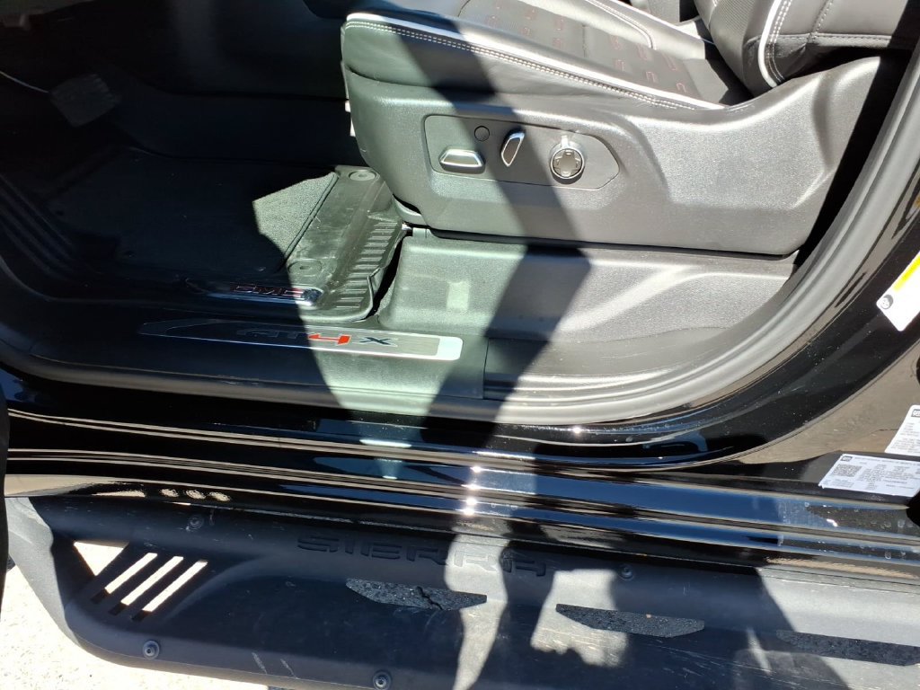 Used 2025 GMC Sierra 1500 AT4X AWD/4WD image 18