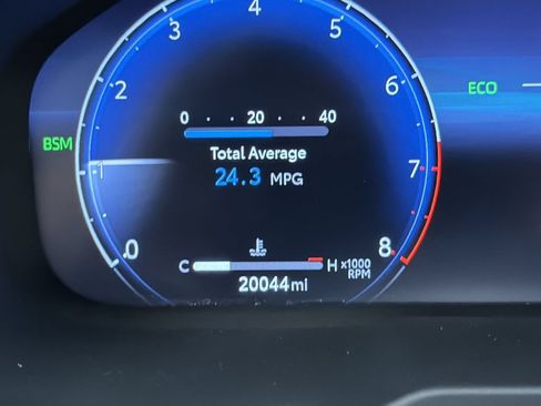 Used 2023 Toyota RAV4 Limited AWD/4WD image 26