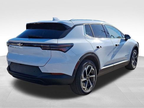 New 2026 Chevrolet Equinox EV LT AWD/4WD image 4