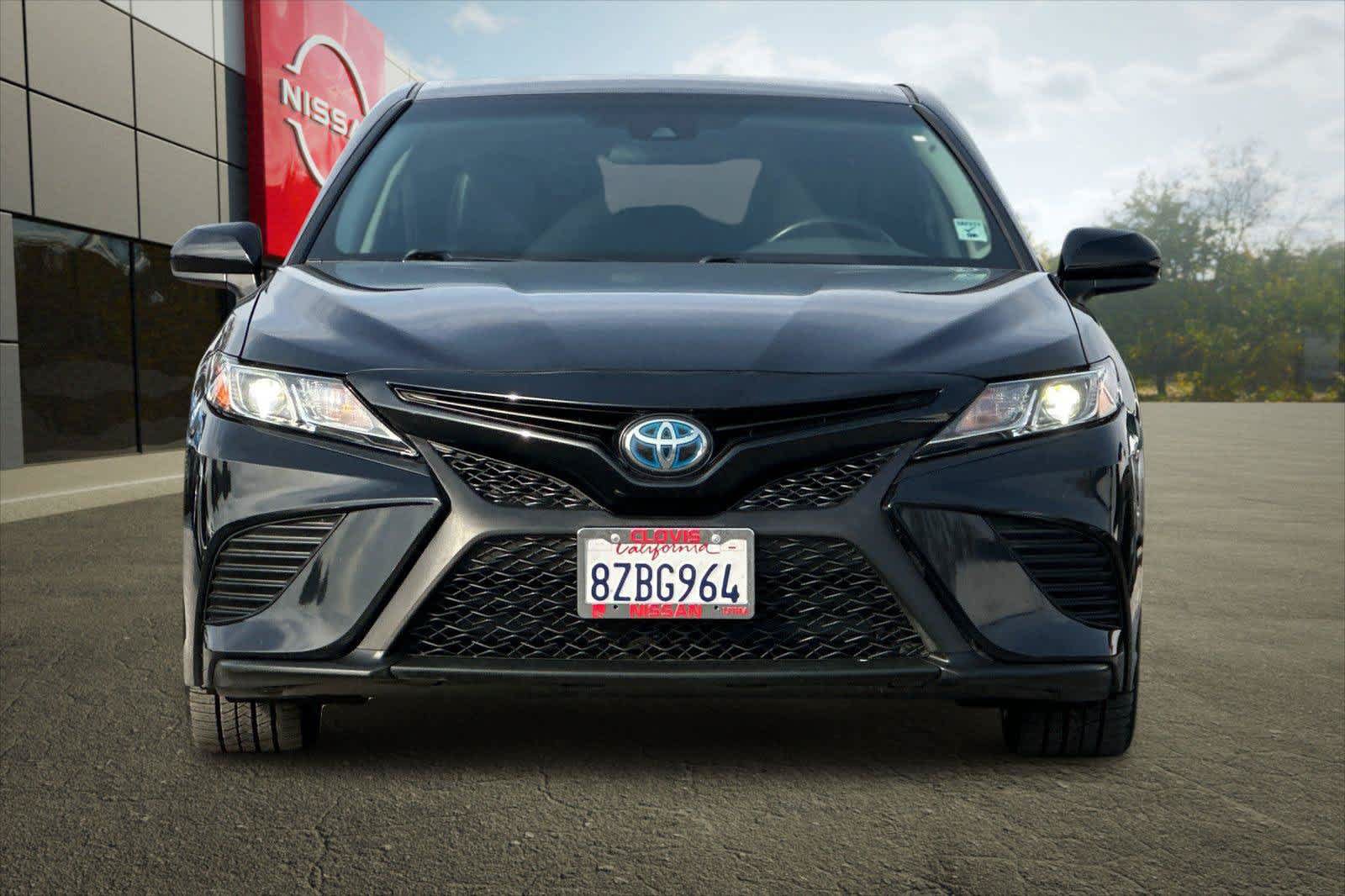 Used 2020 Toyota Camry SE FWD image 10