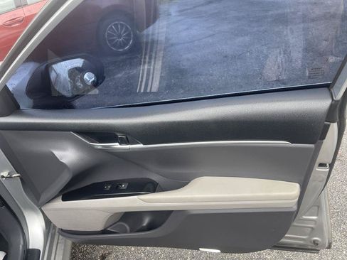Used 2019 Toyota Camry LE FWD image 20