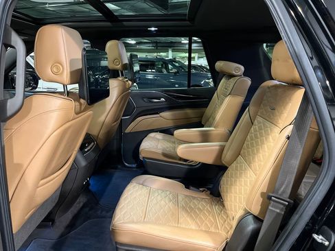 Used 2021 Cadillac Escalade Sport w/ Driver Assist Tech Package AWD/4WD image 22