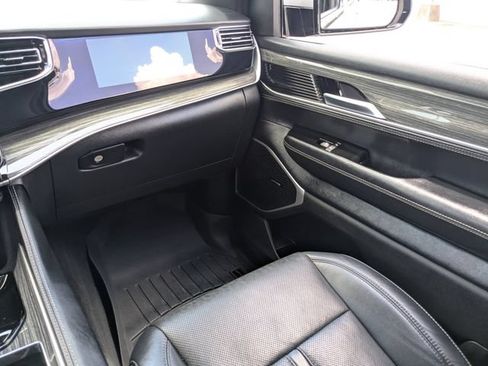 Used 2022 Jeep Wagoneer Series II w/ Convenience Group I RWD image 17