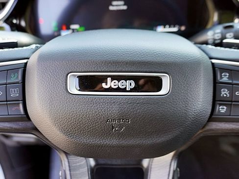 New 2023 Jeep Grand Cherokee 4WD 4xe image 40