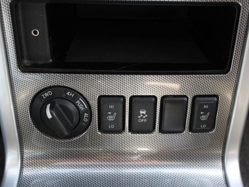 Used 2012 Nissan Pathfinder Silver AWD/4WD image 29