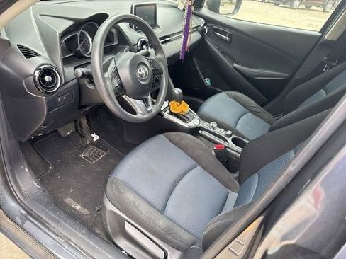 Used 2017 Toyota Yaris iA image 18