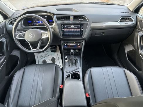 Used 2023 Volkswagen Tiguan SE image 23