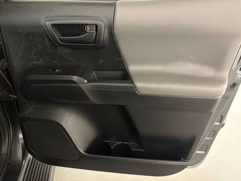 Used 2018 Toyota Tacoma SR w/ SR Convenience Package AWD/4WD image 41