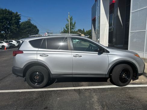 Used 2014 Toyota RAV4 LE FWD image 12