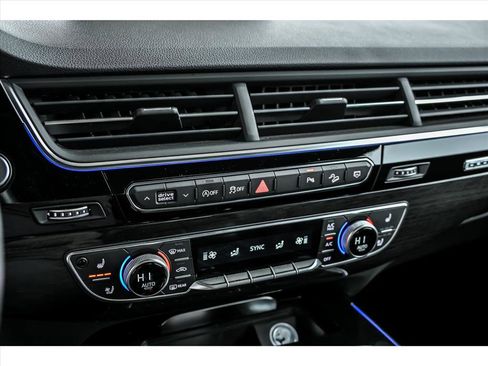 Used 2018 Audi Q7 3.0T Prestige w/ Prestige Package image 20