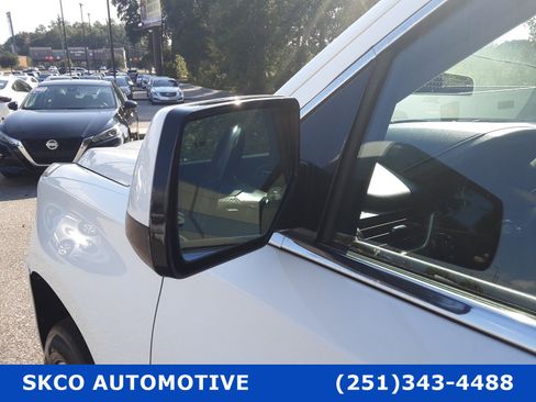 Used 2018 GMC Yukon Denali image 10