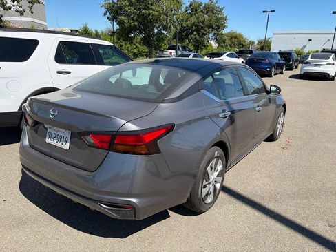 Used 2025 Nissan Altima 2.5 S FWD image 6