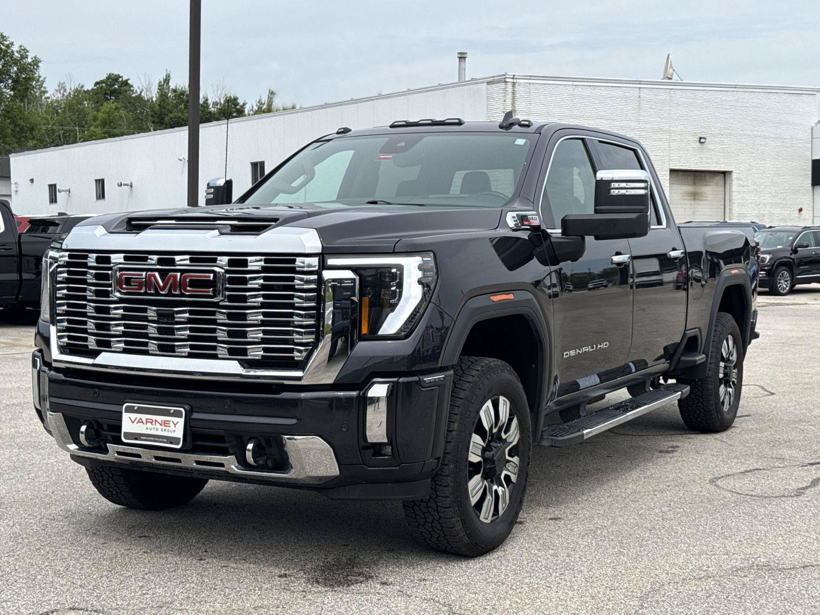 Used 2024 GMC Sierra 2500 Denali w/ Denali Reserve Package AWD/4WD image 1