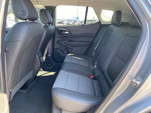 Used 2025 Chevrolet Trax LT FWD image 22
