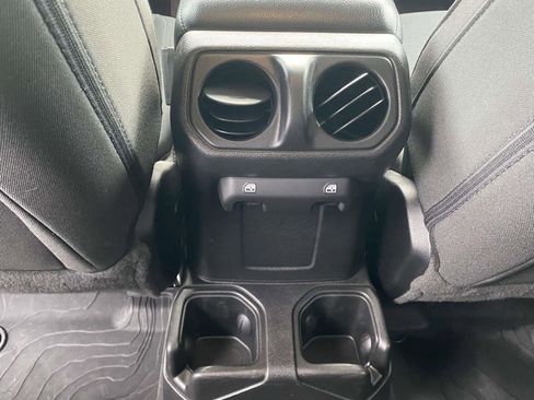 Used 2023 Jeep Gladiator Sport image 13