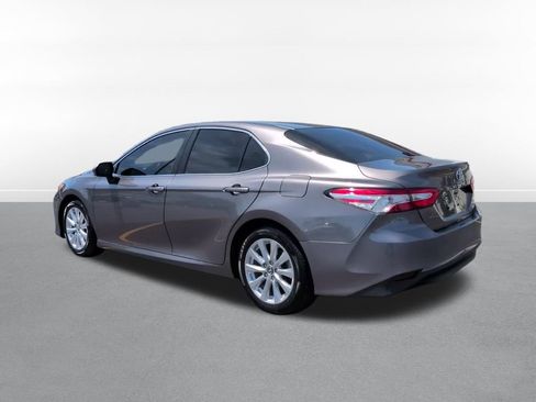 Used 2018 Toyota Camry LE FWD image 8
