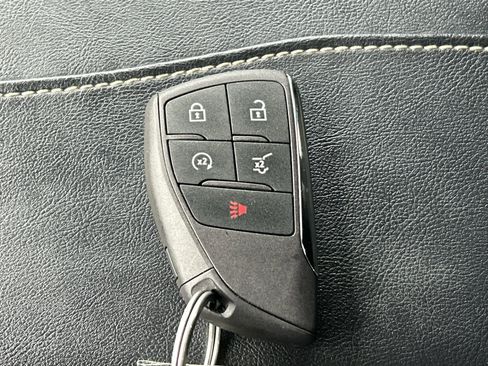 Used 2025 GMC Acadia Elevation image 49