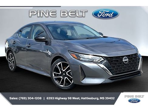 Used 2025 Nissan Sentra SR FWD image 1