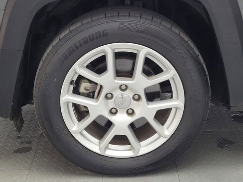 Used 2021 Jeep Renegade Latitude image 31