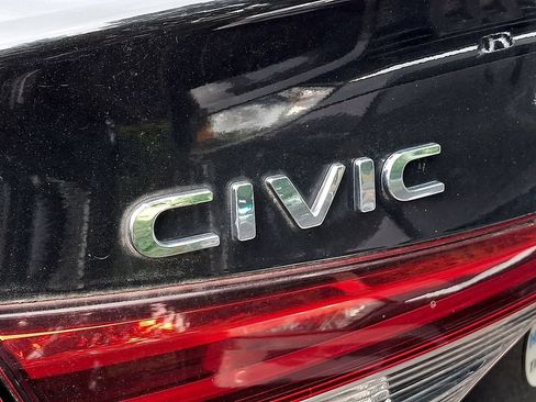 Used 2022 Honda Civic Sport image 4