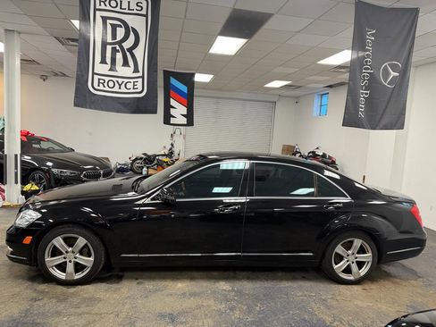Used 2010 Mercedes-Benz S 550 4MATIC image 9