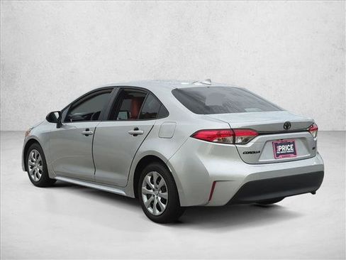 Used 2025 Toyota Corolla LE FWD image 8