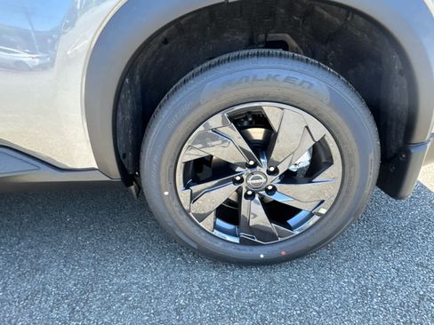 New 2026 Nissan Rogue SV FWD image 8