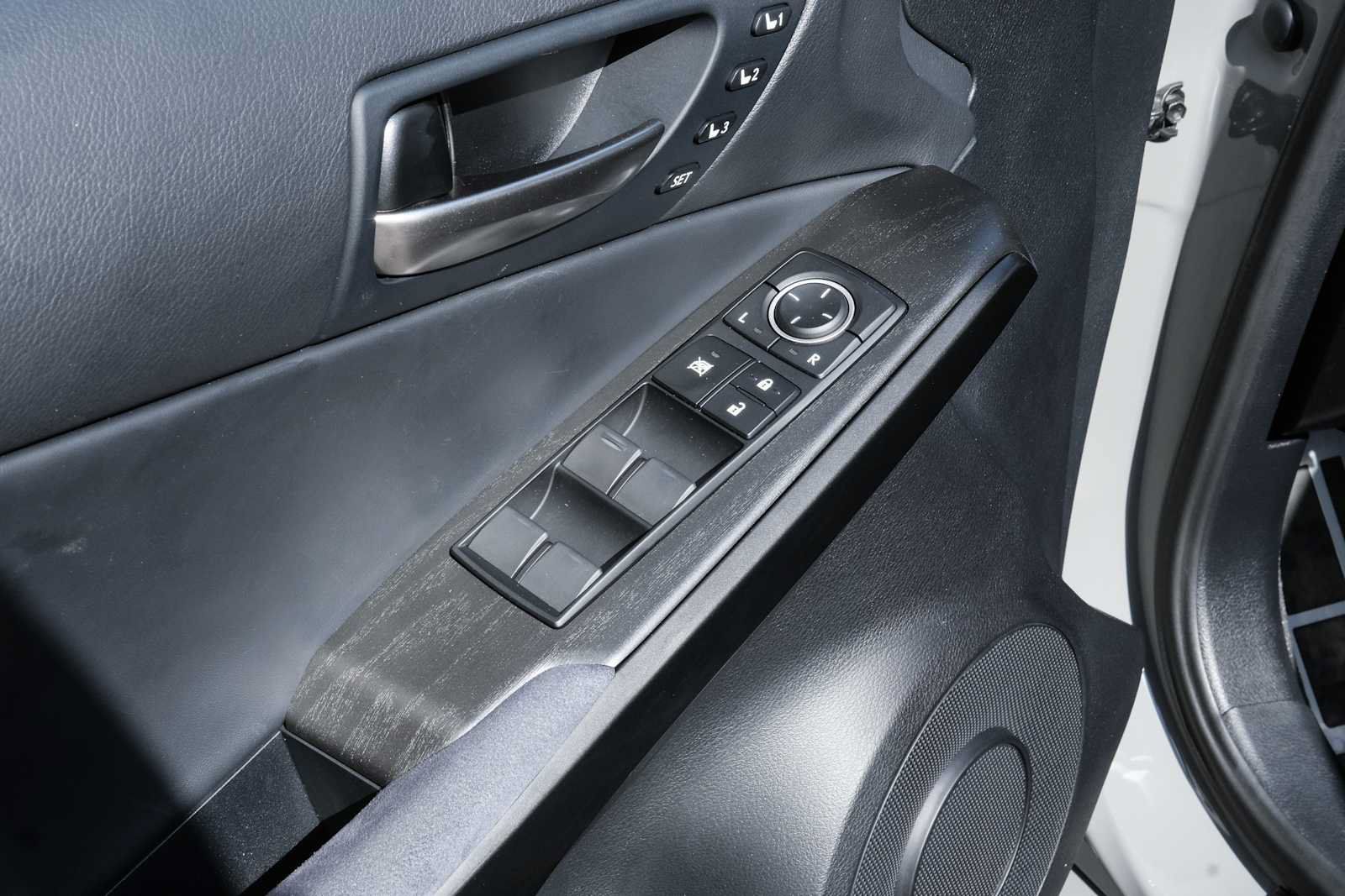 Used 2022 Lexus IS 500 RWD image 39