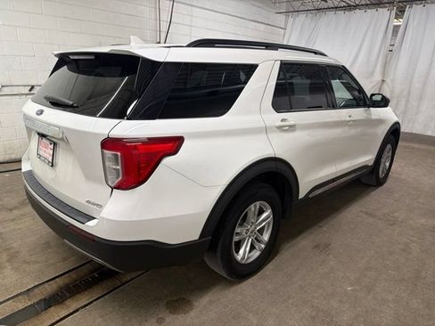Used 2021 Ford Explorer XLT w/ Equipment Group 202A AWD/4WD image 4