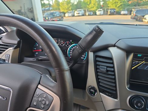 Used 2017 GMC Yukon XL Denali w/ Open Road Package AWD/4WD image 25
