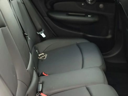 Used 2020 MINI Cooper Clubman S w/ Premium Package image 38