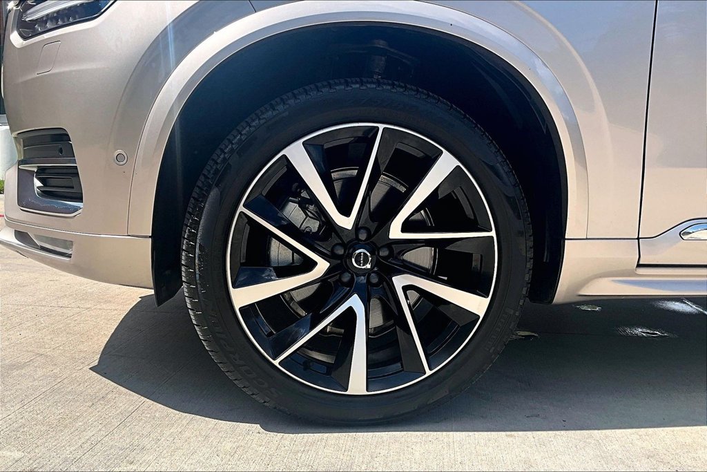 Certified 2025 Volvo XC90 B6 Plus w/ Protection Package AWD/4WD image 11