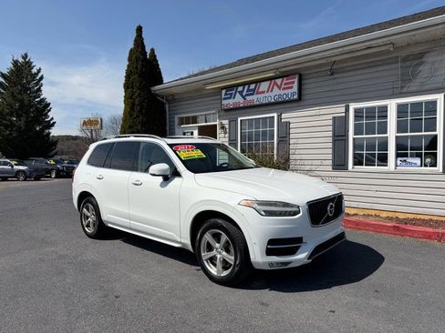 Used 2017 Volvo XC90 T5 Momentum w/ Vision Package image 2