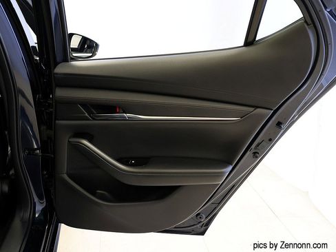 Used 2020 MAZDA MAZDA3 Premium Package image 27