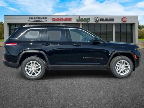 New 2026 Jeep Grand Cherokee Laredo AWD/4WD image 3