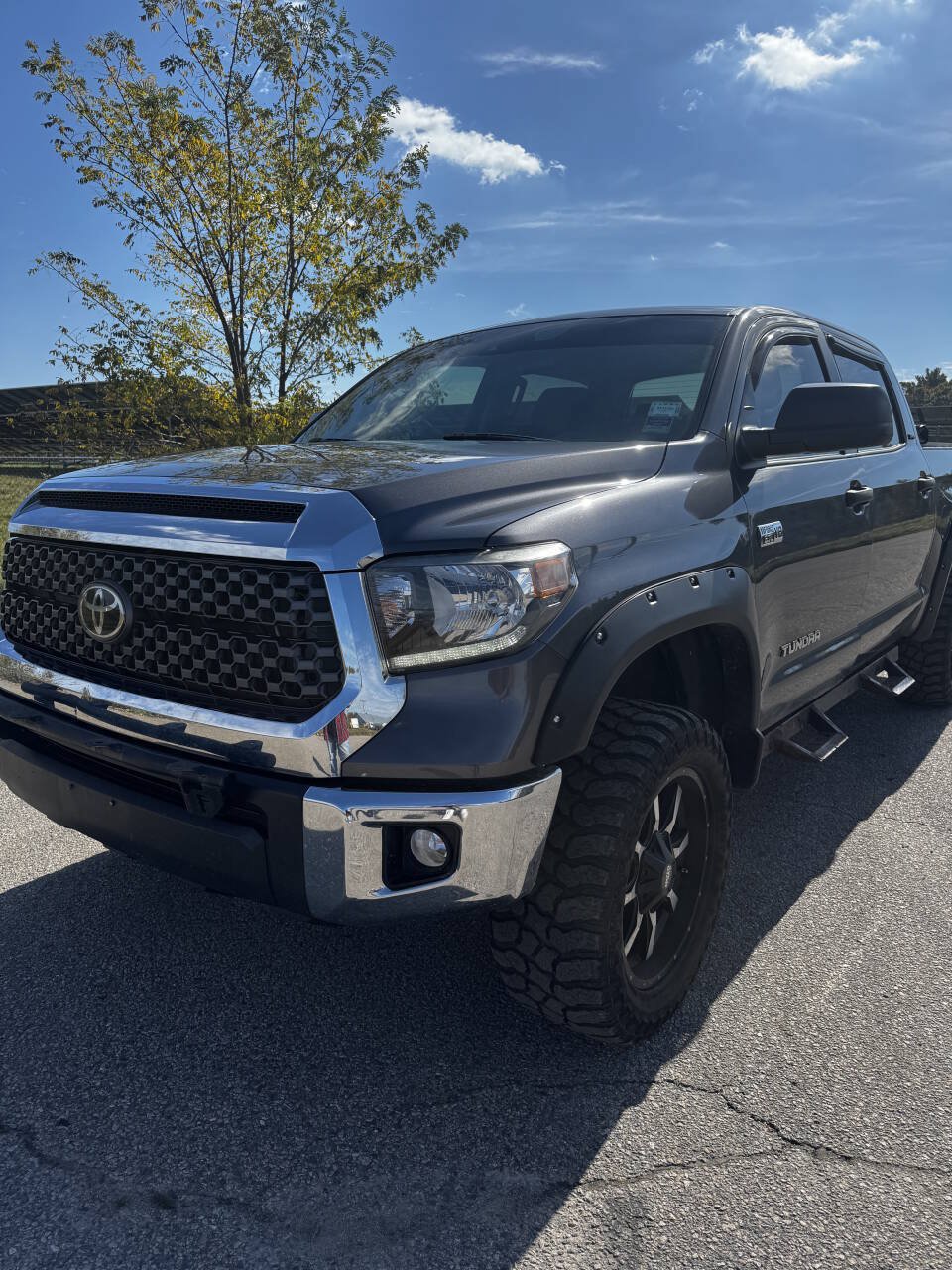 Used 2020 Toyota Tundra SR5 w/ SR5 Upgrade Package AWD/4WD image 1