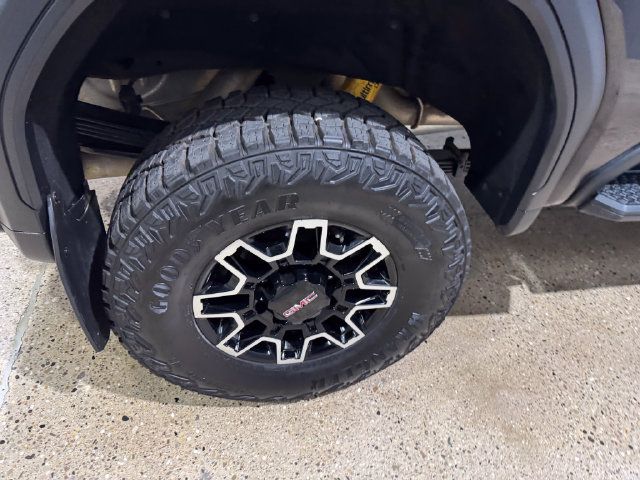 Used 2025 GMC Sierra 2500 AT4X AWD/4WD image 15