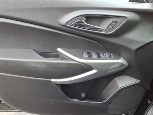 Used 2024 Chevrolet Trax RS w/ Sunroof Package image 22