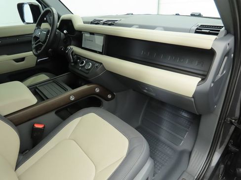 Used 2024 Land Rover Defender 110 X-Dynamic SE image 16